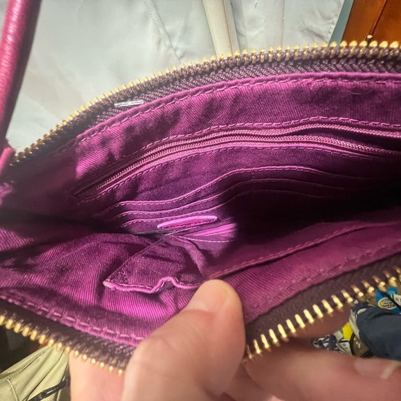 Fossil Magenta Leather Crossbody Bag - Picture 3 of 12